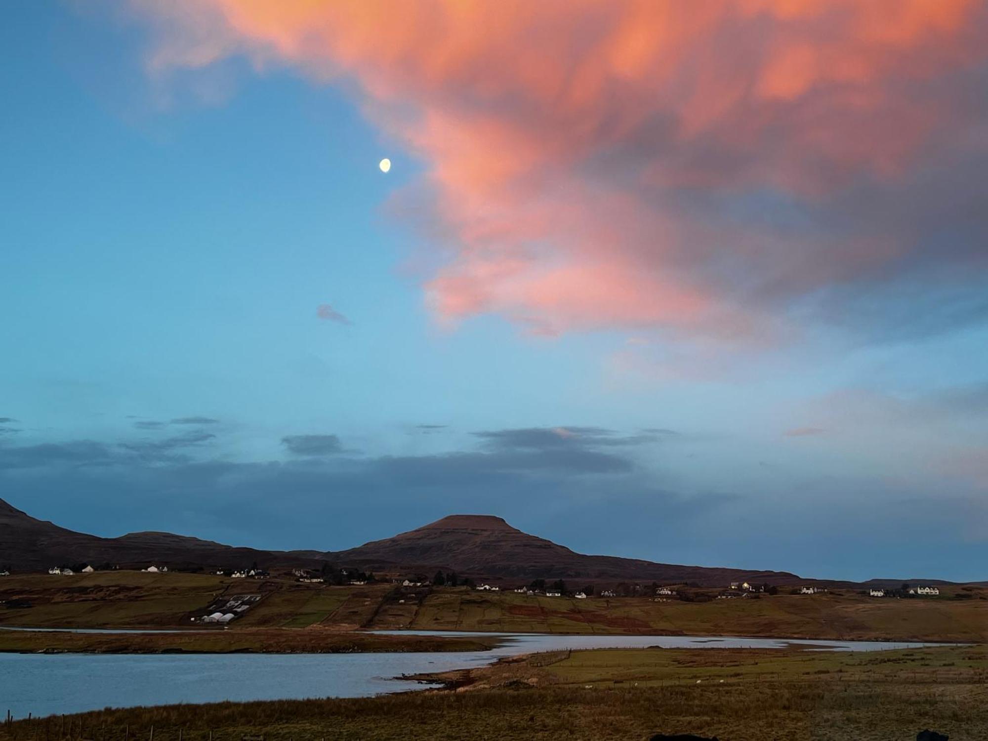 The Bothy, Vatten, Dunvegan Lonmore ภายนอก รูปภาพ